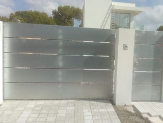 Puerta de acero