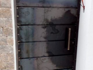 Puerta de acero