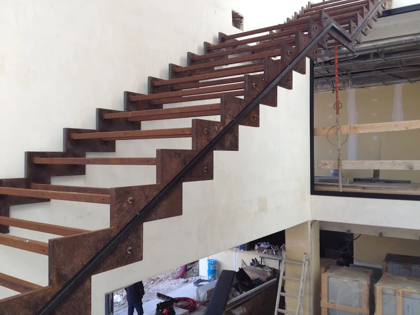 escalera flotante